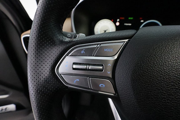 Hyundai Santa Fe 25 of 30