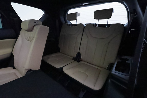 Hyundai Santa Fe 14 of 30