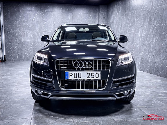 Audi Q7 2 of 30