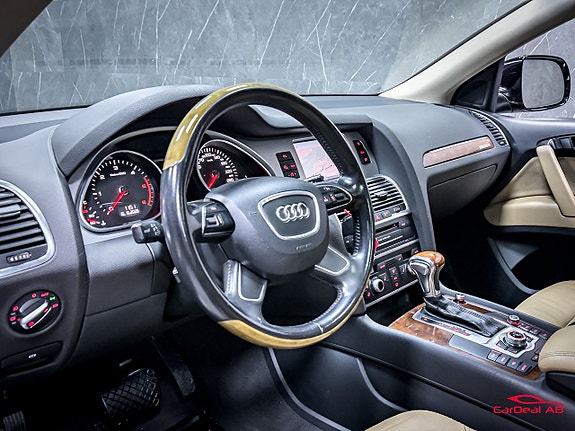 Audi Q7 12 of 30