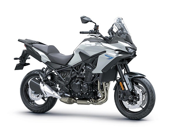 Kawasaki Versys 900 2 of 7