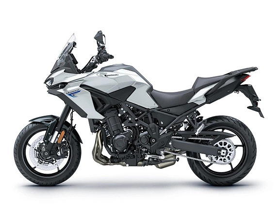Kawasaki Versys 900 4 of 7