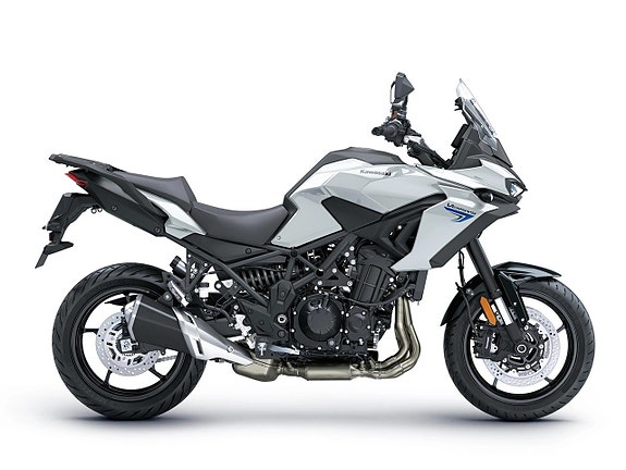 Kawasaki Versys 900 3 of 7
