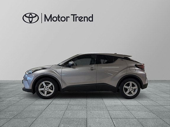 Toyota C-HR 4 of 21