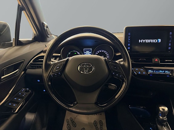 Toyota C-HR 11 of 21