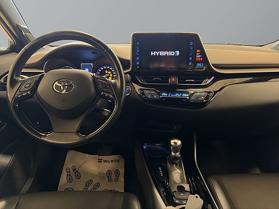 Toyota C-HR 10 of 21