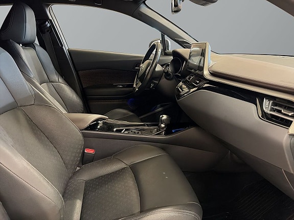 Toyota C-HR 8 of 21