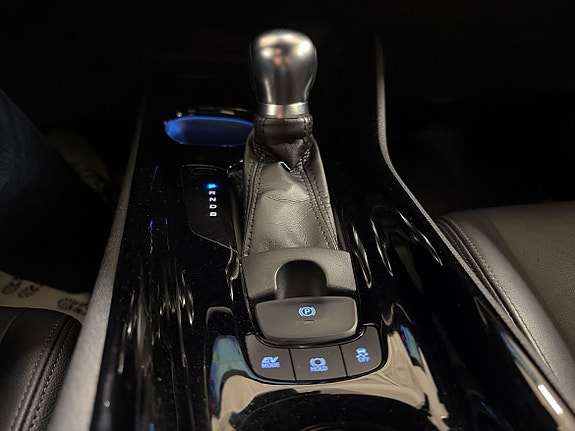 Toyota C-HR 19 of 21