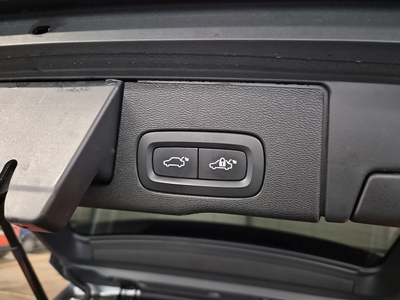 Volvo XC60 18 of 18