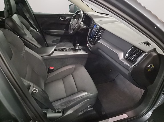 Volvo XC60 13 of 18