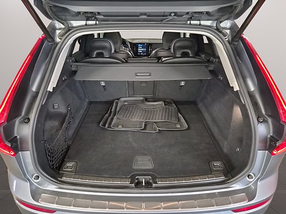 Volvo XC60 11 of 18