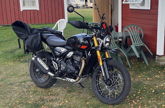 Triumph SCRAMBLER 400XC 2 of 2