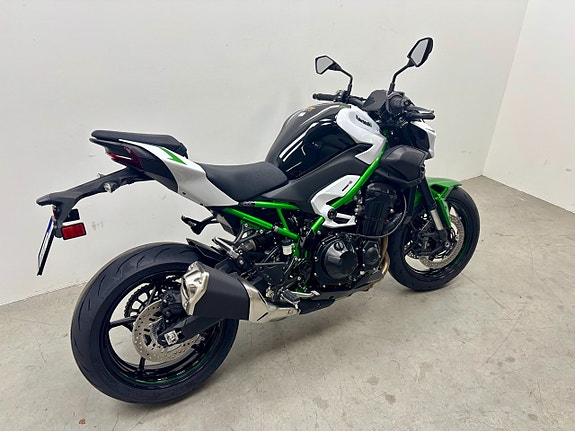Kawasaki Z900 Hemma i butik 5 of 9