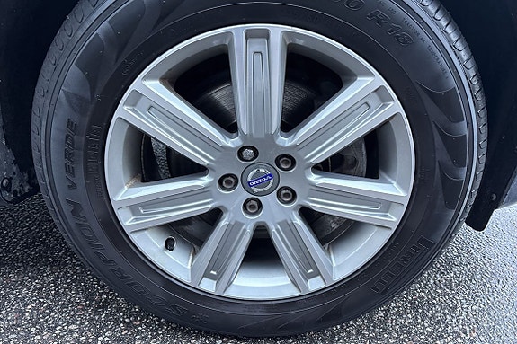 Volvo XC60 12 of 30