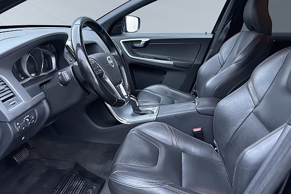 Volvo XC60 7 of 30
