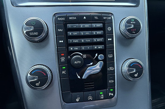 Volvo XC60 21 of 30