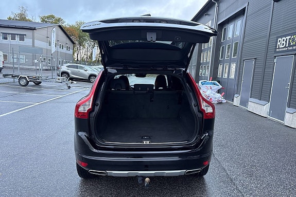 Volvo XC60 17 of 30
