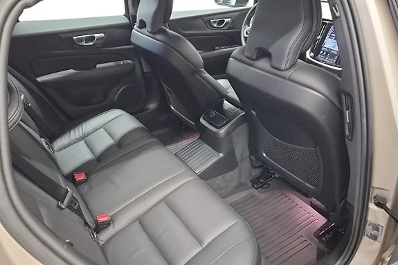 Volvo V60 18 of 23