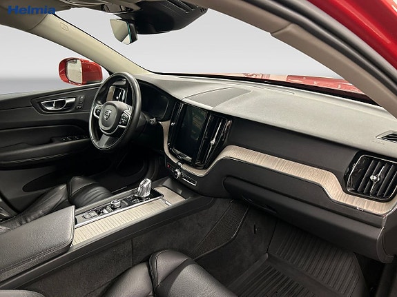 Volvo XC60 5 of 11