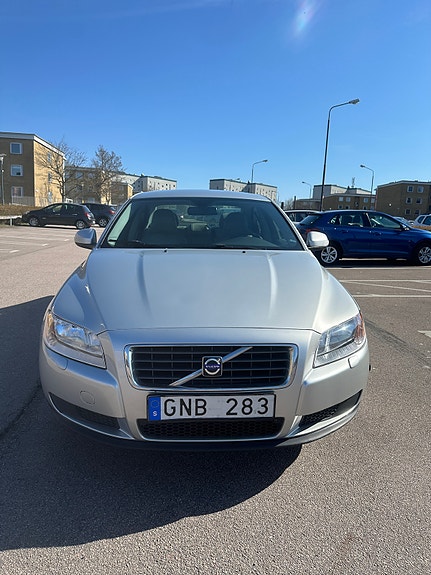 Volvo S80 2 of 8