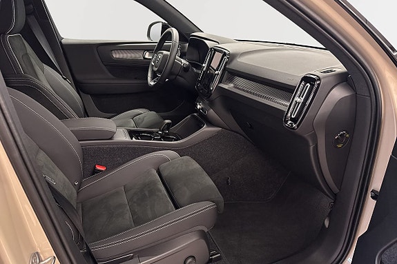 Volvo EX40 5 of 28