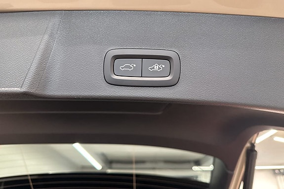 Volvo EX40 25 of 28