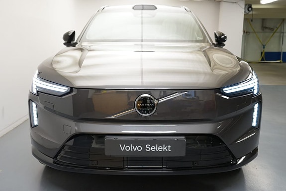 Volvo EX90 22 of 24