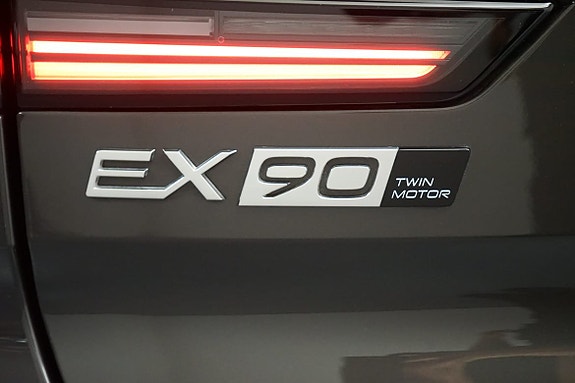 Volvo EX90 20 of 24