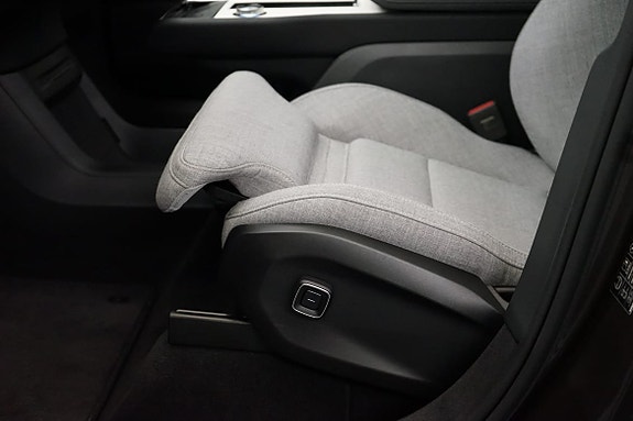 Volvo EX90 16 of 24