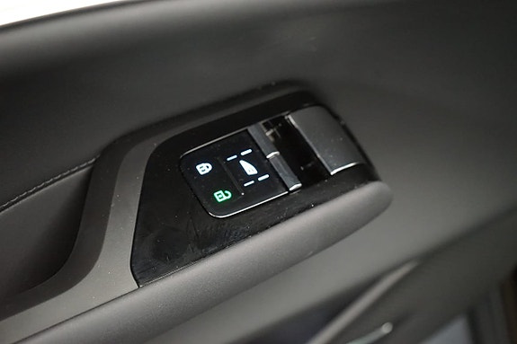 Volvo EX90 14 of 24