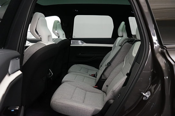 Volvo EX90 7 of 24