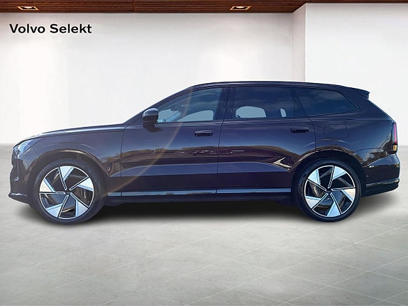 Volvo EX90 3 of 18