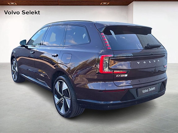 Volvo EX90 2 of 18