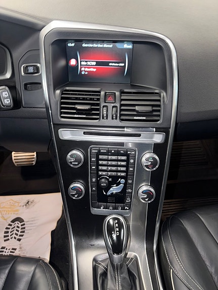 Volvo XC60 5 of 11