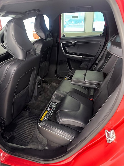 Volvo XC60 7 of 11