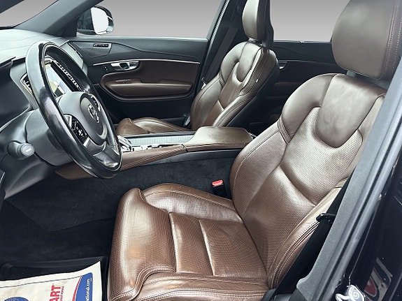 Volvo XC90 10 of 20
