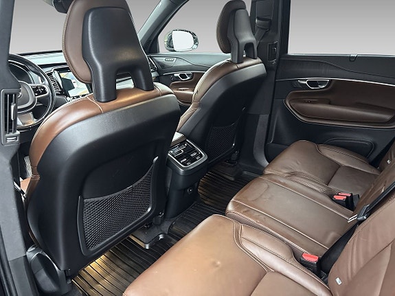 Volvo XC90 13 of 20