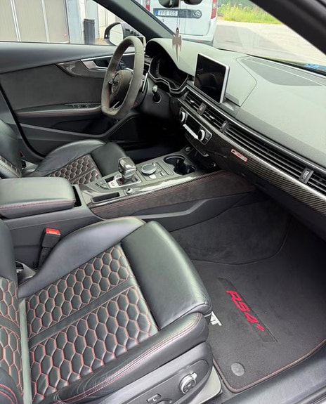 Audi RS4 10 of 13