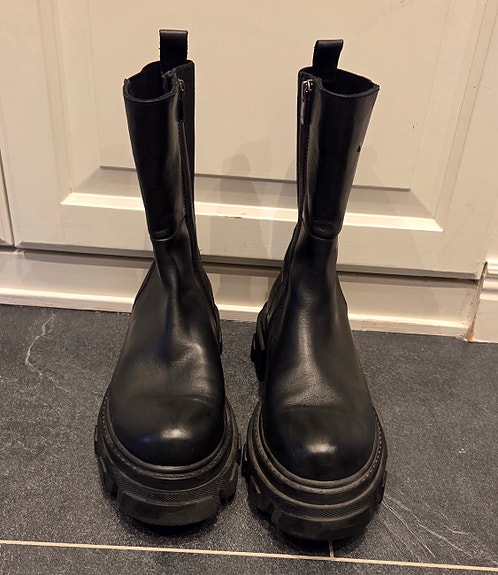 Product image 1 of 8