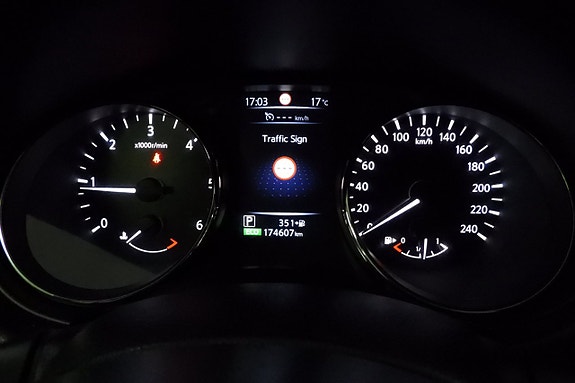 Nissan X-Trail 25 of 26