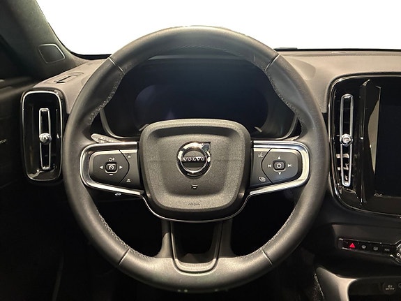 Volvo EX40 10 of 15