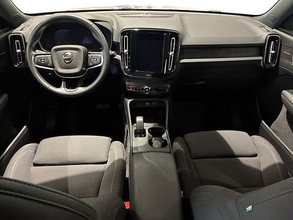 Volvo EX40 5 of 15