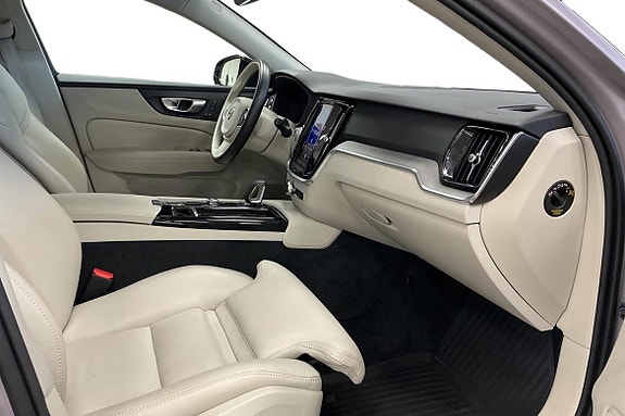 Volvo V60 11 of 29