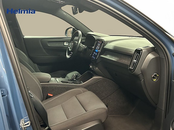 Volvo EX40 9 of 15