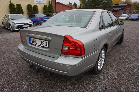 Volvo S80 2 of 7