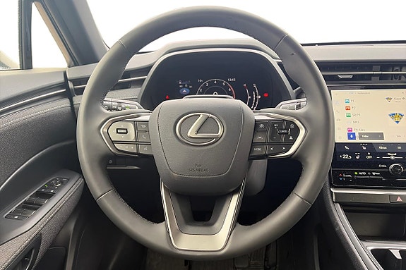 Lexus LBX 12 of 20