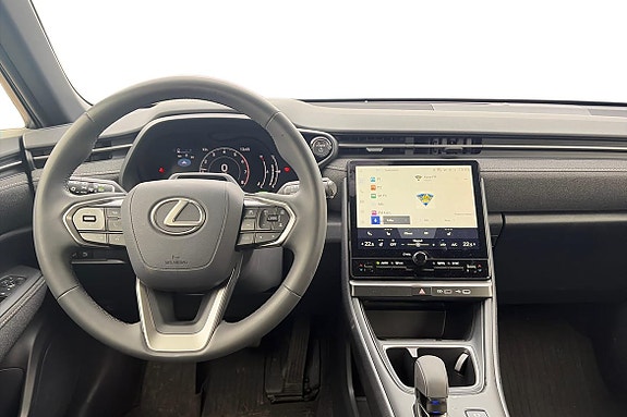 Lexus LBX 8 of 20