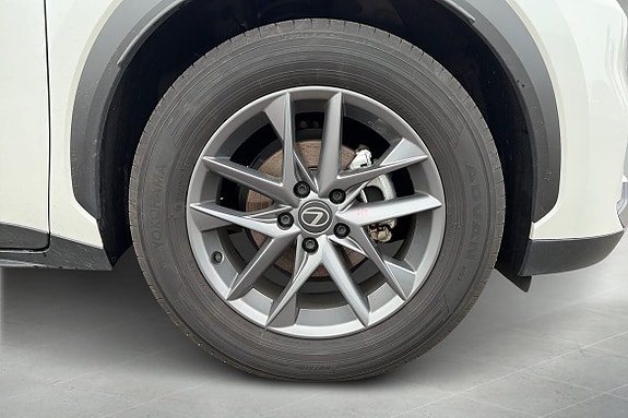 Lexus LBX 15 of 20