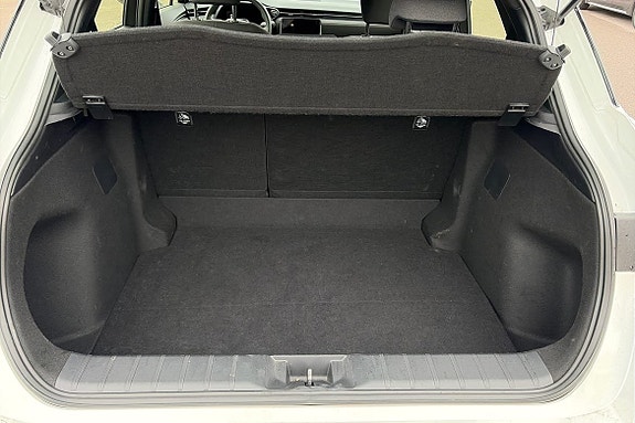 Lexus LBX 10 of 20