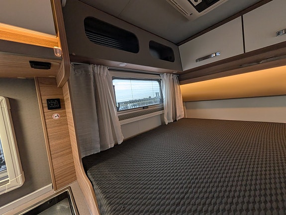 Weinsberg X-Cursion 500 MQ Pepper Edition 4-bäddar / AC i bodelen / Solcell / Automat / 150hk 13 of 21